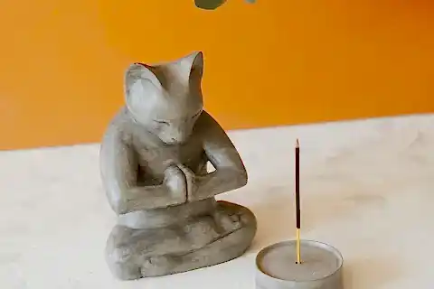 BETON MEDİTASYON KEDİ TÜTSÜLÜK