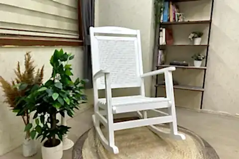 VERANDA SALLANAN SANDALYE, BEYAZ AHŞAP AYAK