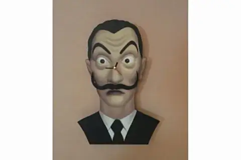 SALVADOR DALİ DEKORATİF SARKAÇLI DUVAR SAATİ