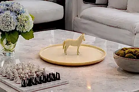 AT FİGÜRLÜ DÜZ SUNUM TABAĞI, KOTON KREM